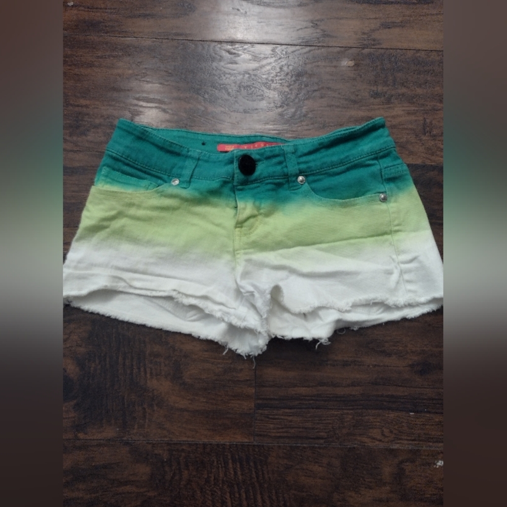Tinseltown Ombre Green and White Jean Shorts Size 0.